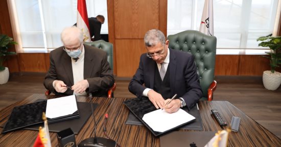 وكالة الفضاء المصرية والجامعة الروسية توقعان بروتوكول تعاون مشترك