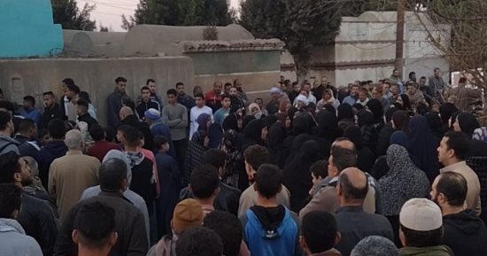 جنازة مهيبة لـ4 أشخاص من أسرة واحدة نتيجة تسريب الغاز فى المنوفية.. صور
