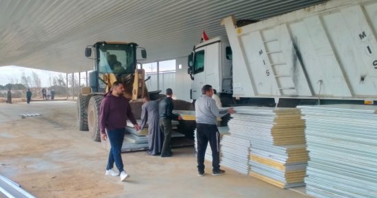 إزالة مزرعة دواجن بدون ترخيص بقرية الجمهورية فى الفيوم