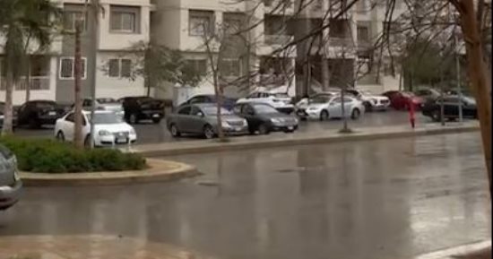 انتشار سيارات الشفط بجميع محاور القاهرة والجيزة لسحب مياه اﻷمطار