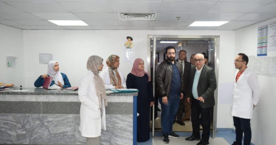 رئيس الهيئة العامة للتأمين الصحى يتفقد مستشفى المنيا فى زيارة مفاجئة