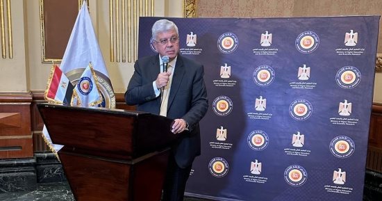 وزير التعليم العالى: تحديث اللوائح الدراسية لربط المنظومة بالصناعة المصرية