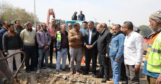 بعد شكوى مواطن فى أبو النمرس.. محافظ الجيزة يوجه بإحلال كامل لشبكات الصرف