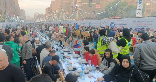 تنظيم أكبر مائدة إفطار مجمع بالخصوص.. تسع 12 ألف صائم