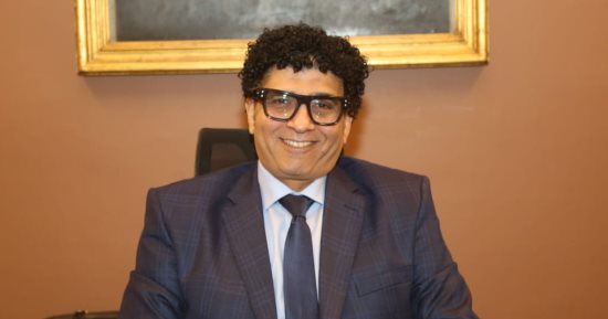 رئيس دار الأوبرا ينعى والد السوبرانو منى رفلة
