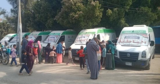 الكشف وتوفير العلاج لـ1485 حالة مجانا بقافلة للصحة فى بنى سويف