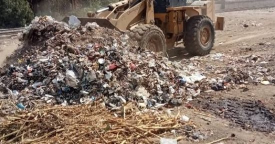 رفع 86 طن من المخلفات في قرى مركز صدفا بأسيوط