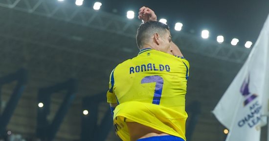 النصر يتقدم على استقلال بثنائية رونالدو ودوران وحالة طرد فى الشوط الأول