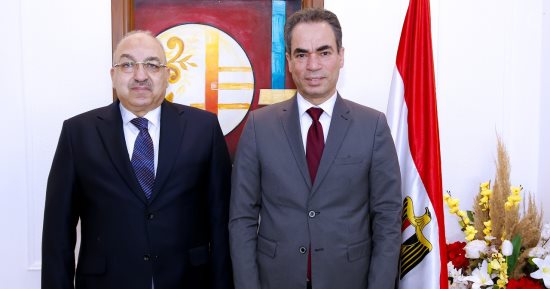 أسرة الشيخ الطبلاوي تهدي إذاعة القرآن الكريم ختمة مرتلة وتلاوات قرآنية نادرة