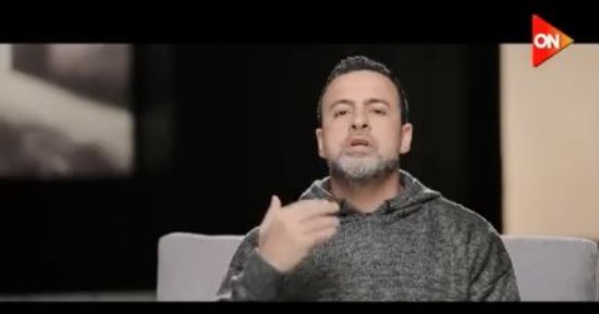 هل التحدث عن مميزاتك نوع من الكبر؟ شاهد رد مصطفى حسنى من قصة سيدنا يوسف