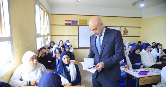 وزير التعليم يوجه المديريات بصرف المستحقات المالية لمعلمى الحصة