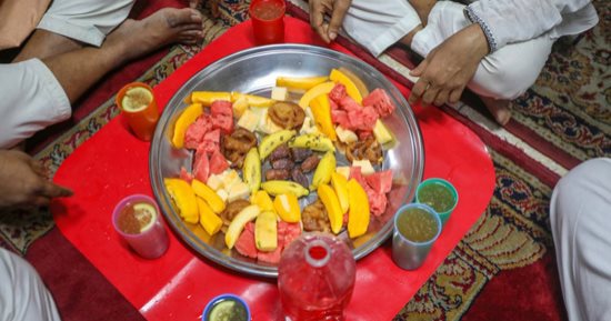 طقوس رمضانية مبهرة فى بنجلاديش 