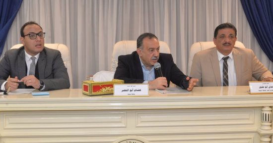 محافظ أسيوط يوجه بإقامة سوق دائم للسيارات لخدمة المواطنين 