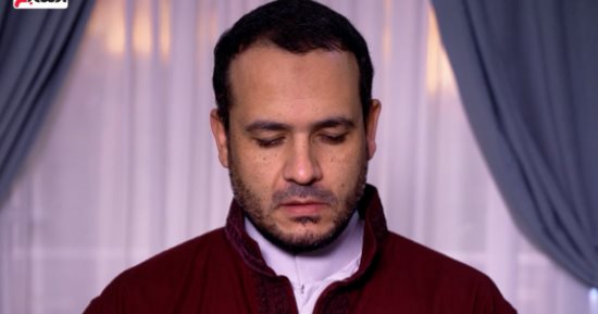 اللهم هب لى من المعرفة ما أزداد به يقينا.. شاهد دعاء المغرب مع أحمد المالكى
