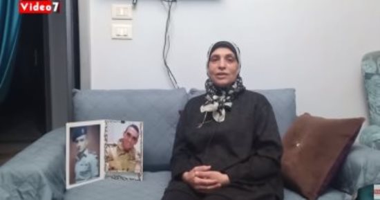 الشهداء فى الذاكرة.. "بحلم بيه وبيقولى متخفيش عليا" والدة الشهيد محمد أشرف