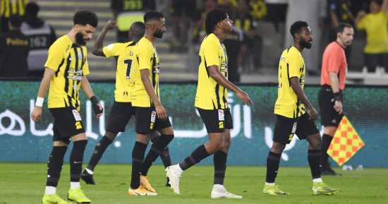 الاتحاد يتخطى عقبة الرياض 2 - 1 ويعزز صدارة الدورى السعودى.. فيديو