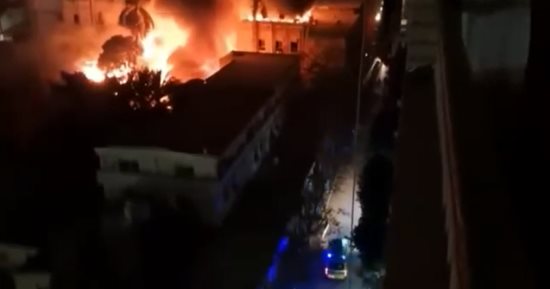 ساعات الجحيم فى وسط البلد.. القصة الكاملة لحريق أكشاك بجوار معامل الصحة