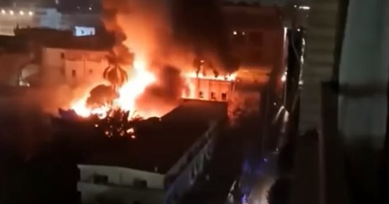 استخدام سلالم هيدرواليكية لتتبع الأدخنة بحريق المعامل المركزية لوزارة الصحة