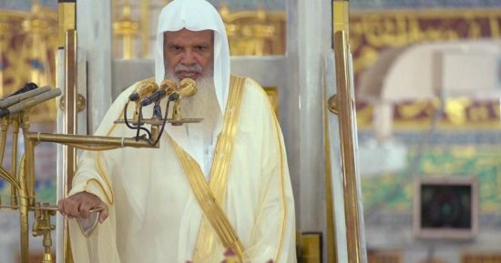 ما هى أحكام الزكاة فى رمضان.. خطيب المسجد النبوى يجيب 