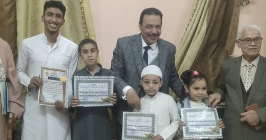 رئيس المنظمة العالمية لخريجي الأزهر يكرم الفائزين في مسابقة القرآن الكريم