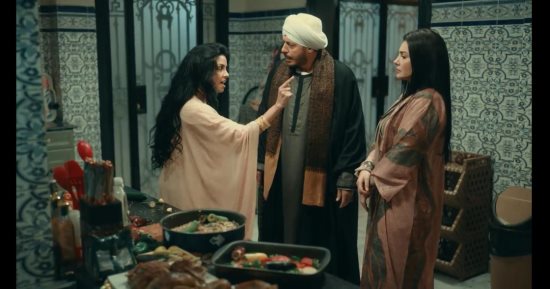 مسلسل حكيم باشا الحلقة 15.. مشاجرة جديدة بين دينا فؤاد وسهر الصايغ