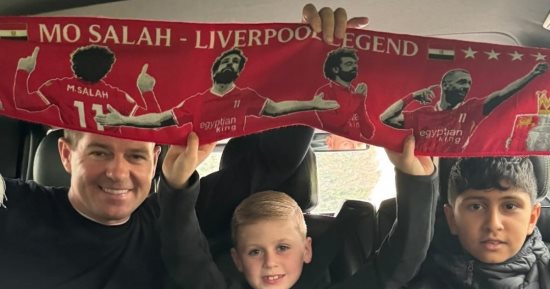 ليفربول ضد نيوكاسل يونايتد.. جيرارد وأبناؤه يدعمون الريدز بملعب ويمبلي