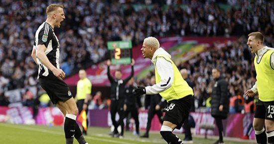 نيوكاسل يونايتد يباغت ليفربول بهدف في الشوط الأول بنهائي كاراباو.. فيديو وصور