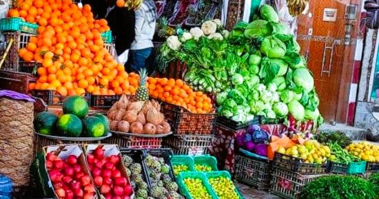 اعرف كيف تحمى نفسك من تلوث الخضراوات والفواكه قبل الأكل