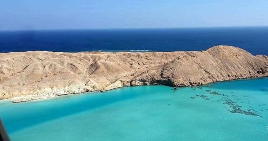 أحجار كريمة ونادرة استخرجها الفراعنة من صحراء البحر الأحمر.. العثور على الزبرجد بجوف جزيرة "سانت جون" والزمرد من "وادى سكيت".. واستخراج أحجار نفيسة يزيد وزنها عن 310 قيراطات.. صور 