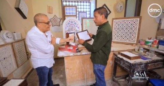 أسرار الزجاج المعشق بالجبس يرويها الأسطى مصطفى فى "باب رزق" على dmc.. فيديو