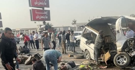 مصرع 4 أشخاص وإصابة 5 آخرين فى حادث تصادم سيارتين بطريق السويس الصحراوى