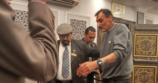 بدء عزاء الفنان إحسان الترك بمسجد الخلفاء الراشدين بالبحر الأعظم