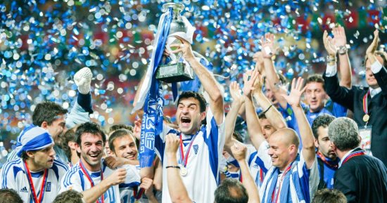 قصة بطل.. اليونان تحقق معجزة كروية فى يورو 2004