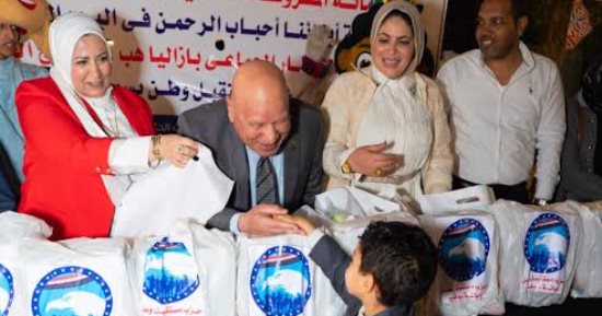 مستقبل وطن بسوهاج ينظم احتفالا للأطفال الأيتام ويوزع الهدايا عليهم