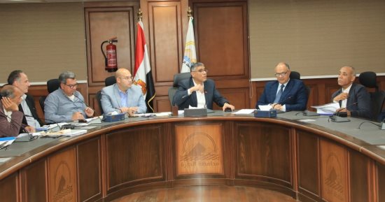 محافظ الجيزة يوجه بالتعامل مع مخالفات بناء فى كرداسة والهرم