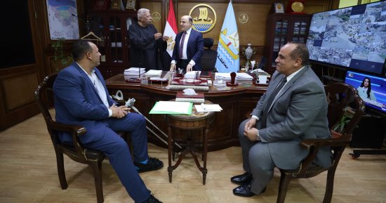 محافظ كفر الشيخ يبحث مع أعضاء مجلسى النواب والشيوخ عدد من الملفات