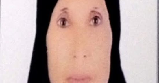 محافظ الشرقية يُهنئ السيدة إلهام سمير  لفوزها بلقب الأم المثالية 