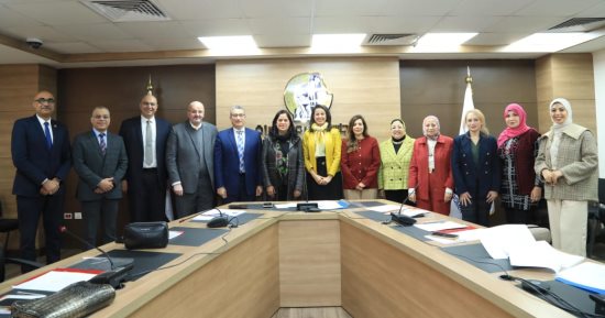 لجنة البحث العلمى بالمجلس القومى للمرأة تعقد اجتماعها الدورى