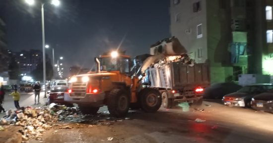 هيئة النظافة والتجميل بالجيزة تشن حملة نظافة مكبرة فى إمبابة.. صور