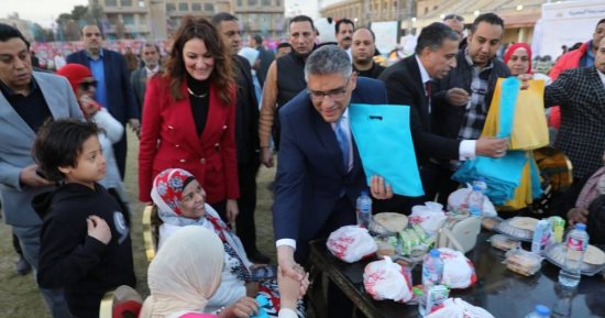 محافظ الجيزة يشهد حفل إفطار جماعى مع 4 آلاف طالب من ذوى الهمم والأيتام.. صور