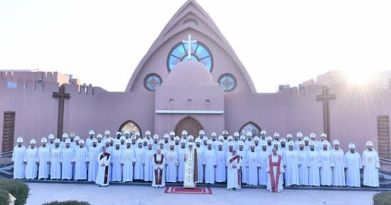 البابا تواضروس يصلي القداس مع الكهنة الجدد بوادي النطرون