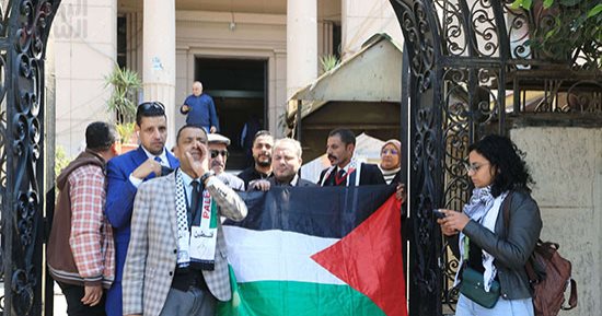 وقفه احتجاجية بالمحامين تنديدا بالحرب على غزة