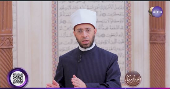 وزير الأوقاف ينعى عاملاً بالوزارة.. ويوجه بإعانة عاجلة لأسرته