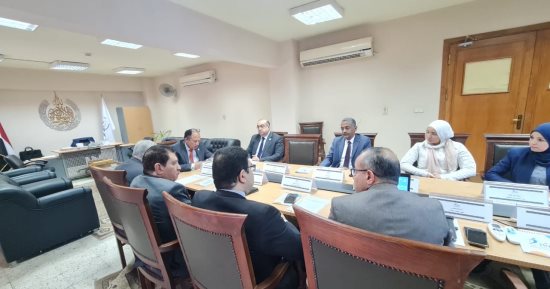 نادى جامعة حلوان يعقد اجتماعه الدورى لبحث خطط التطوير والأنشطة 