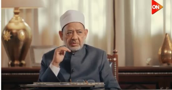 ما معنى الدعاء فى القرآن؟ شاهد رد الإمام الطيب