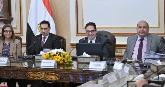 إطلاق اسم الدكتور سامى عبد العزيز على قاعة مجلس كلية الإعلام بجامعة القاهرة