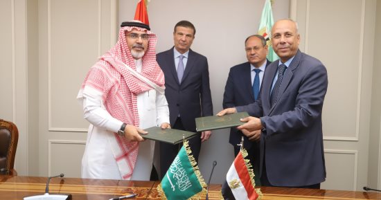 وزير الزراعة: اتفاق مصرى سعودى لإنتاج المحسنات والمخصبات الزراعية بالنوبارية