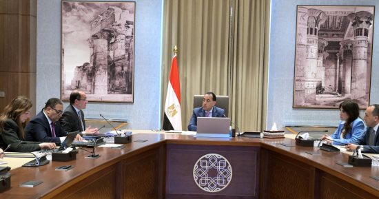 رئيس الوزراء يتابع مع وزير المالية عددا من ملفات العمل