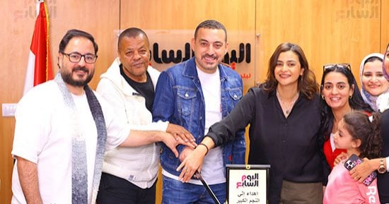 "اليوم السابع" يكرم دياب ويحتفل بنجاح مسلسل قلبي ومفتاحه.. فيديو وصور