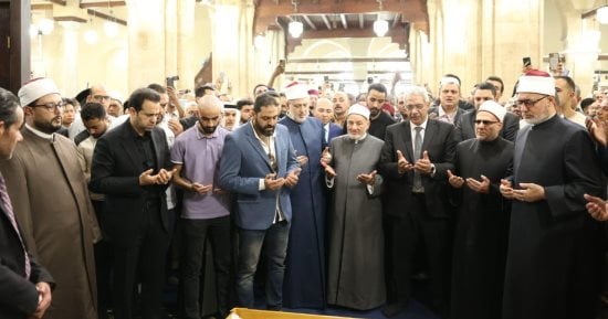 بحضور علماء وقيادات المشيخة.. تشييع جنازة محمد المحرصاوى من الجامع الأزهر.. صور